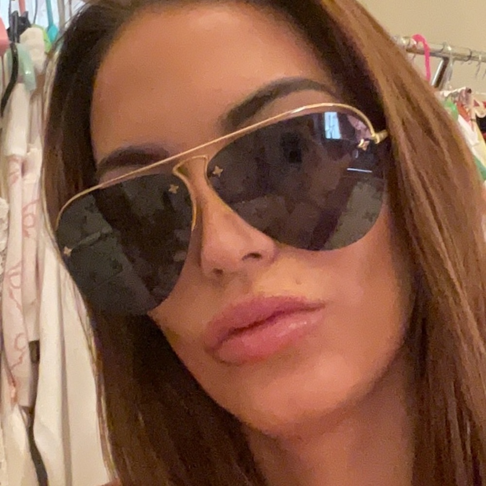 Louis Vuitton the grease sunglasses Gold Black Monogram Aviator Sunglasses - Picture 5 of 5